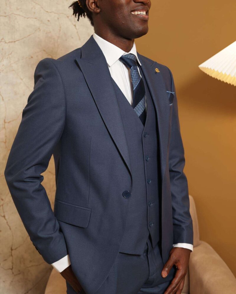 Costume bleu marine